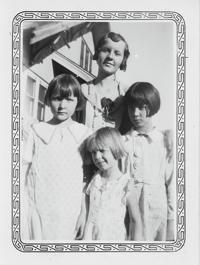 Mona Mae and the Card girls